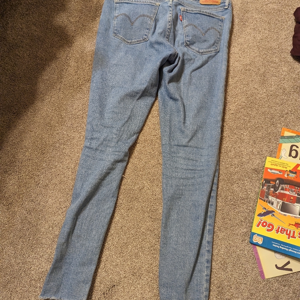 Levi's 711 skinny light wash jeans 27